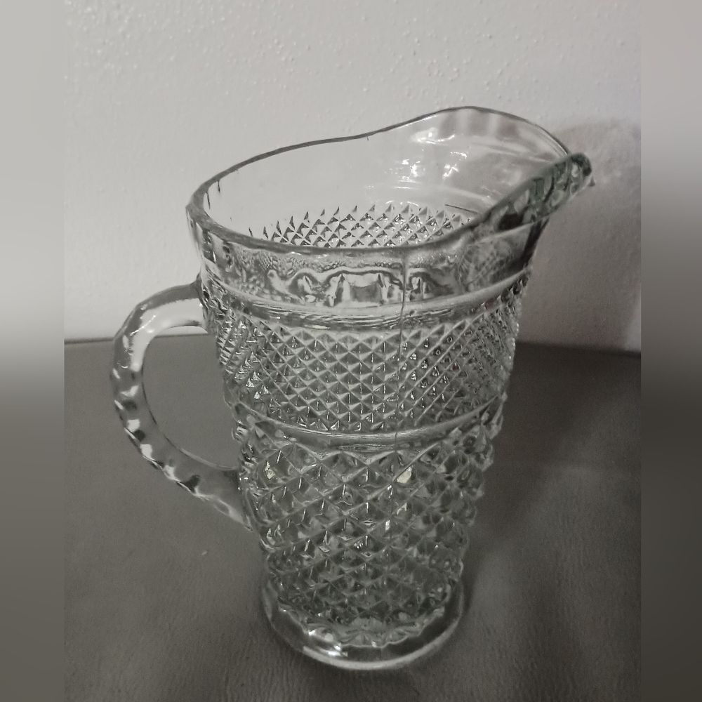 Elegant Clear Glass Pitcher - Picture 6 of 9